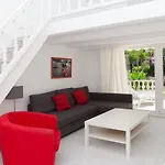 Mr Hotelet De La Racona & ホテル