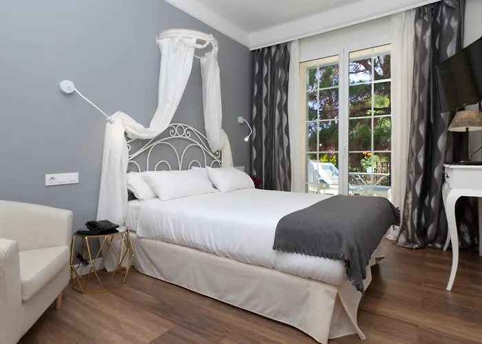 Mr Hotelet De La Racona & Szálloda 3*