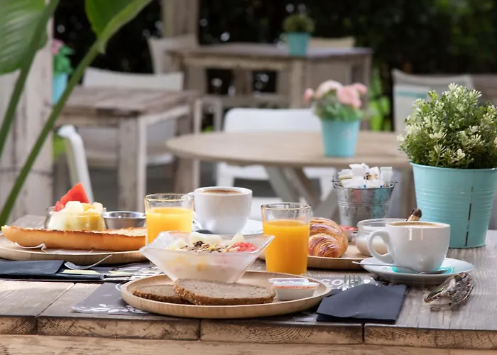 Mr Hotelet De La Racona & Szálloda 3*